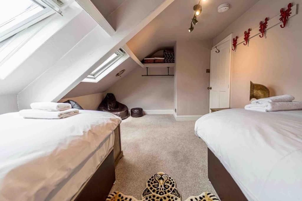 The Merry Gull, - Stunning, Quirky, Luxury * Whitby
