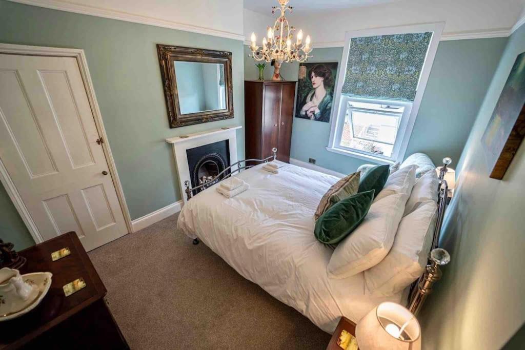 The Merry Gull, - Stunning, Quirky, Luxury Holiday home Whitby